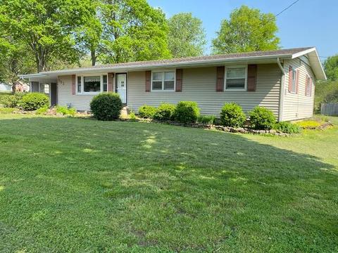 703 E Hadley St, Aurora, MO 65605 photo 1