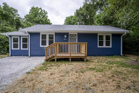 2331 E Atlantic St, Springfield, MO 65803 photo 1