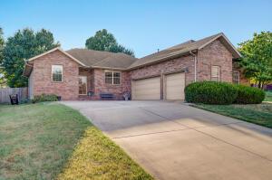 3335 S Carriage Ave, Springfield, MO 65809 photo 1