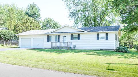 868 Daniels St, Aurora, MO 65605 photo 1