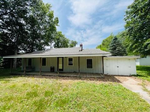 2427 N Pickwick Ave, Springfield, MO 65803 photo 1