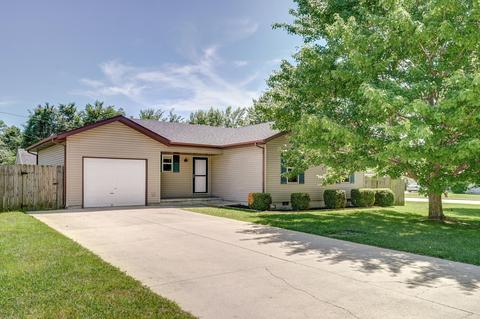 520 Travis St, Marshfield, MO 65706 photo 1