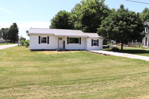 110 E Summit Ave, Seymour, MO 65746 photo 1