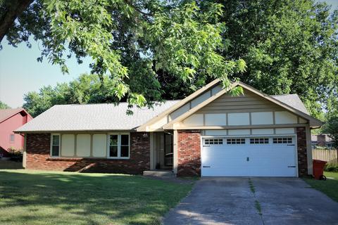 1114 W Berkeley St, Springfield, MO 65807 photo 1