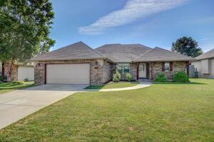 302 N Leeann Dr, Nixa, MO 65714 photo 1