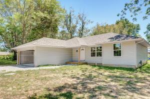 320 W Sugar Ln, Clever, MO 65631 photo 1