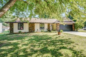 727 E Powell St, Springfield, MO 65807 photo 1