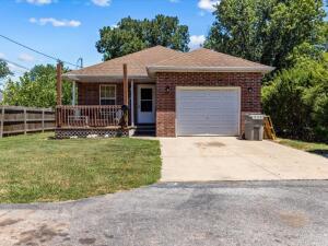 3027 W Mount Vernon St, Springfield, MO 65802 photo 1