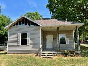 1077 E Pacific St, Springfield, MO 65803 photo 1