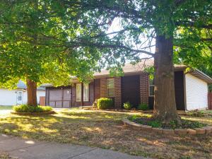 4725 W La Siesta St, Springfield, MO 65802 photo 1
