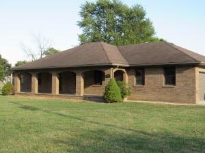 752 E Madison St, Marshfield, MO 65706 photo 1