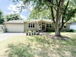 3029 S Parkview Ave, Springfield, MO 65804 photo 1
