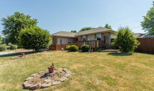 560 Glenview Dr, Sparta, MO 65753 photo 1