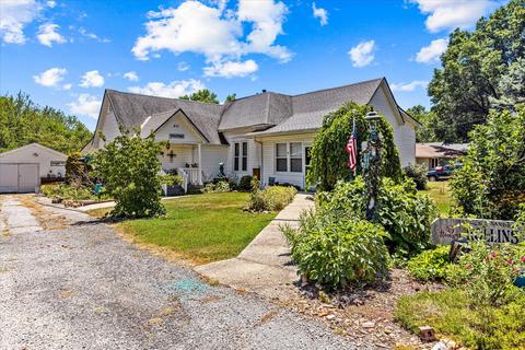 411 W County St, Monett, MO 65708 photo 1