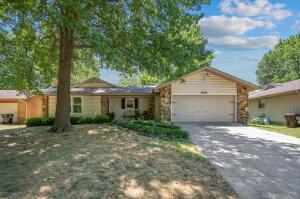 3054 W Countryside Dr, Springfield, MO 65807 photo 1