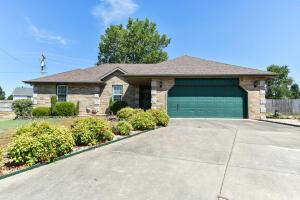 618 Barbara Ct, Nixa, MO 65714 photo 1