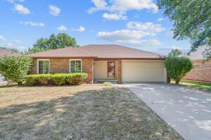 1332 W Lindberg St, Springfield, MO 65807 photo 1