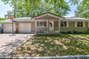 404 Sunset St, Sparta, MO 65753 photo 1