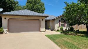 3221 E Gasconade St, Springfield, MO 65804 photo 1