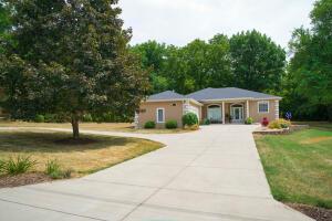 5464 S Woodcliffe Dr, Springfield, MO 65804 photo 1