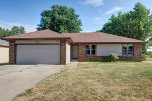 3907 W Young St, Springfield, MO 65803 photo 1