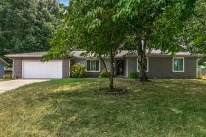 1832 E Lark St, Springfield, MO 65804 photo 1