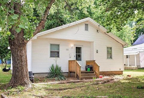 1612 W Calhoun St, Springfield, MO 65802 photo 1