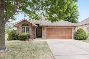 275 E Degraffenreid St, Springfield, MO 65810 photo 1