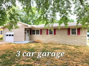 1421 W Broadmoor St, Springfield, MO 65807 photo 1