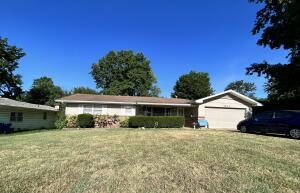 1511 S Sieger Dr, Springfield, MO 65804 photo 1