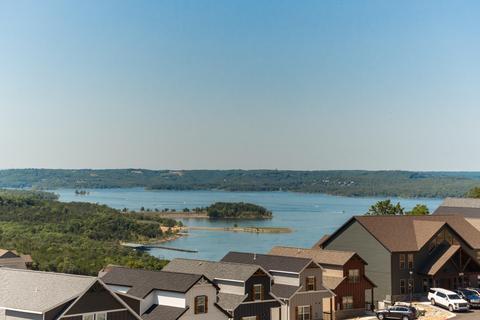 161 Chateau Mountain Ln, Branson, MO 65616 photo 1