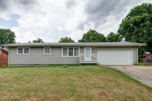 927 E Mcclernon St, Springfield, MO 65803 photo 1
