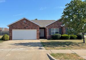 115 E Comanche Ct, Strafford, MO 65757 photo 1