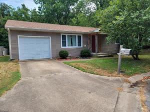 1610 Ford Dr, Aurora, MO 65605 photo 1