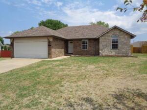 104 Blankenship Ct, Willard, MO 65781 photo 1