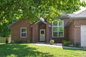 4212 S Linden Dr, Springfield, MO 65804 photo 1