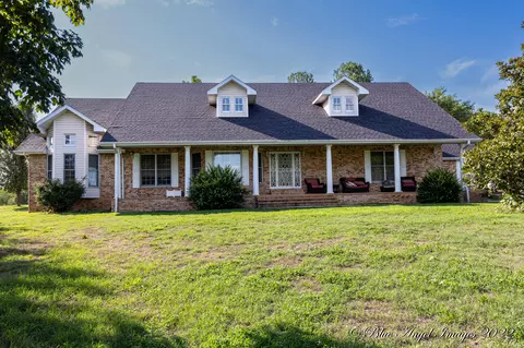 135 Bradford Ln, Thayer, MO 65791 photo 1