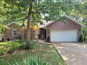 1004 Michel Dr, Aurora, MO 65605 photo 1