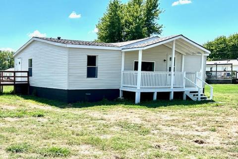 210 W Fields St, Goodman, MO 64843 photo 1