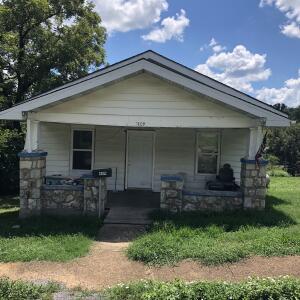 409 Vine St, Thayer, MO 65791 photo 1