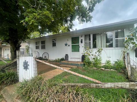 317 S 2nd St, Thayer, MO 65791 photo 1