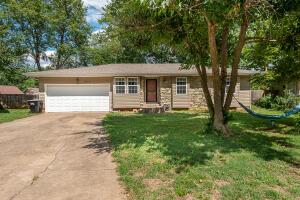 2914 S Lancelot Ct, Springfield, MO 65807 photo 1