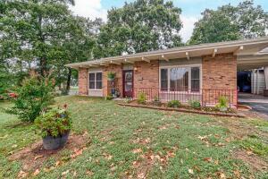 6 Park Ter, Aurora, MO 65605 photo 1