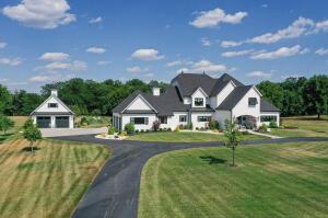 5913 E Summit View Dr, Springfield, MO 65809 photo 1