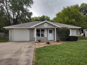 206 E Forest St, Bolivar, MO 65613 photo 1