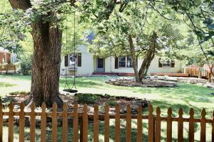 1835 S Dollison Ave, Springfield, MO 65807 photo 1