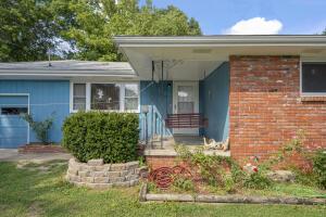 2703 E Stanford St, Springfield, MO 65804 photo 1