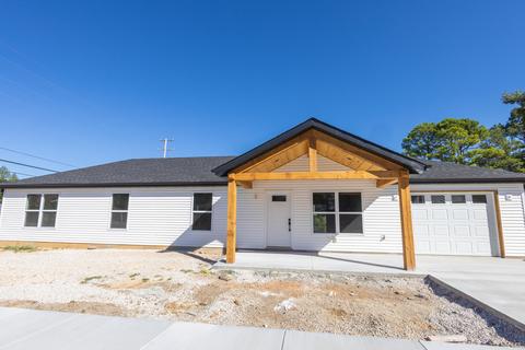 403 E Washington St, Marshfield, MO 65706 photo 1