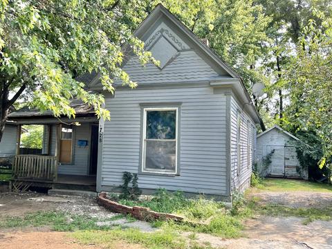 728 W Webster St, Springfield, MO 65802 photo 1