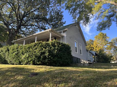 331 N 2nd St, Thayer, MO 65791 photo 1